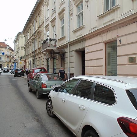 Apartment On Voloshyna Lviv Exterior foto