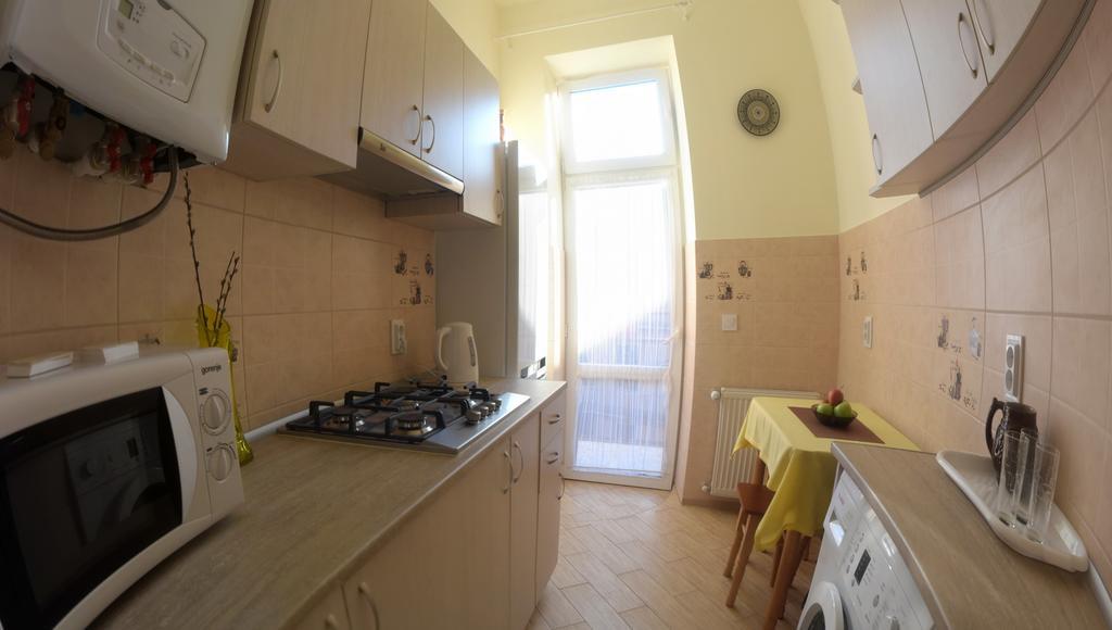 Apartment On Voloshyna Lviv Exterior foto