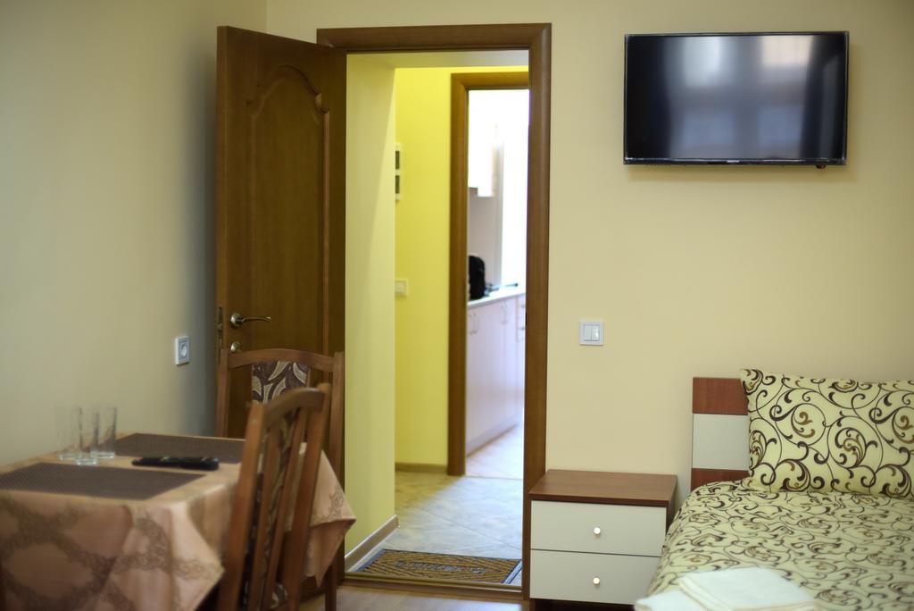 Apartment On Voloshyna Lviv Exterior foto