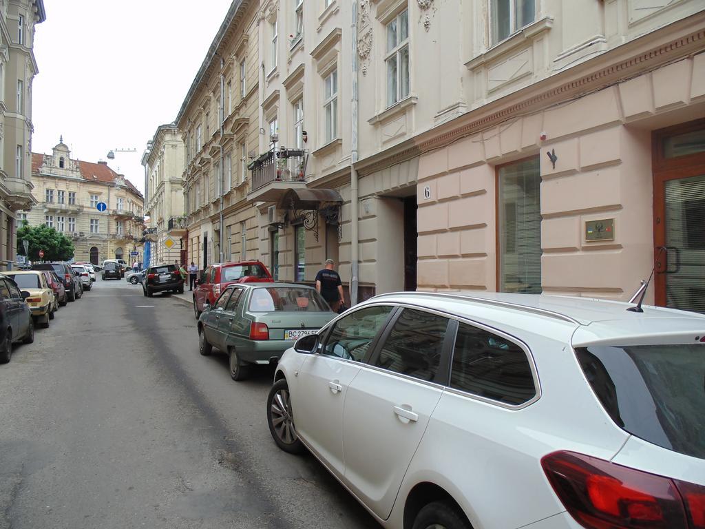 Apartment On Voloshyna Lviv Exterior foto